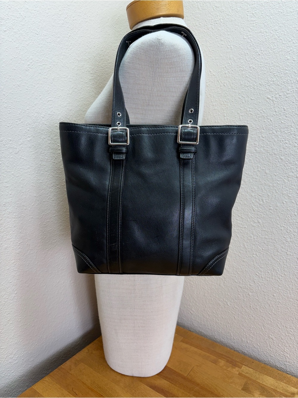 Coach Hampton Black Leather Tote Shoulder Bag Zip Top Buckle Strap Purse - Picture 3 of 12